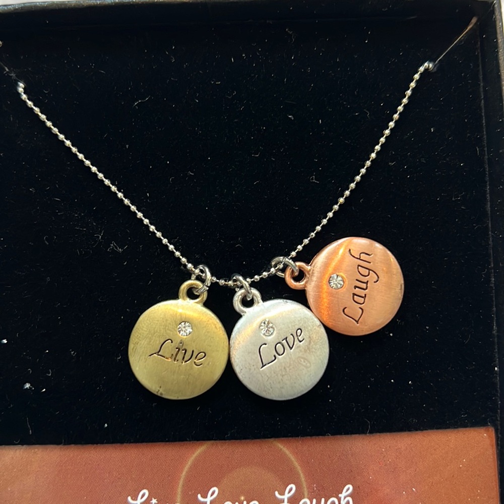 Live laugh love necklace
